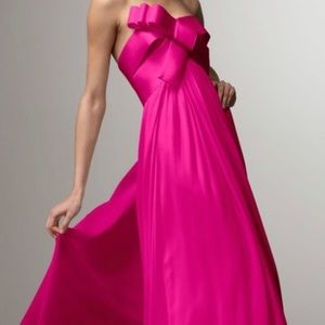 Beautiful Marchesa Notte evening gown with front bow.